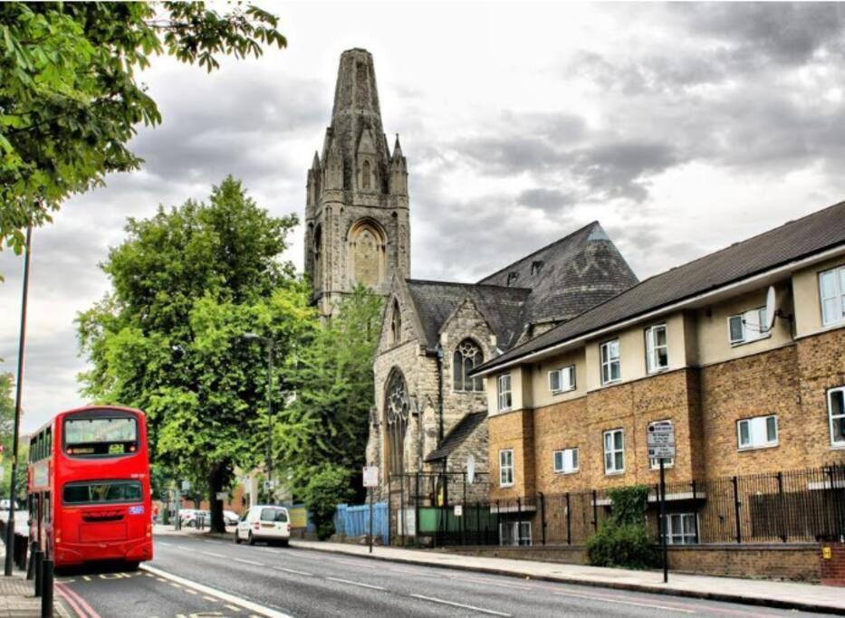 Functional Budget Stay With Wi-Fi And Laundry Facilities Near Tube Station London Bagian luar foto