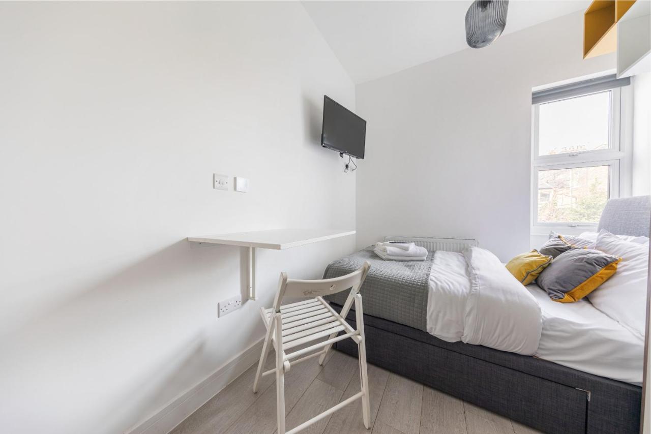 Functional Budget Stay With Wi-Fi And Laundry Facilities Near Tube Station London Bagian luar foto
