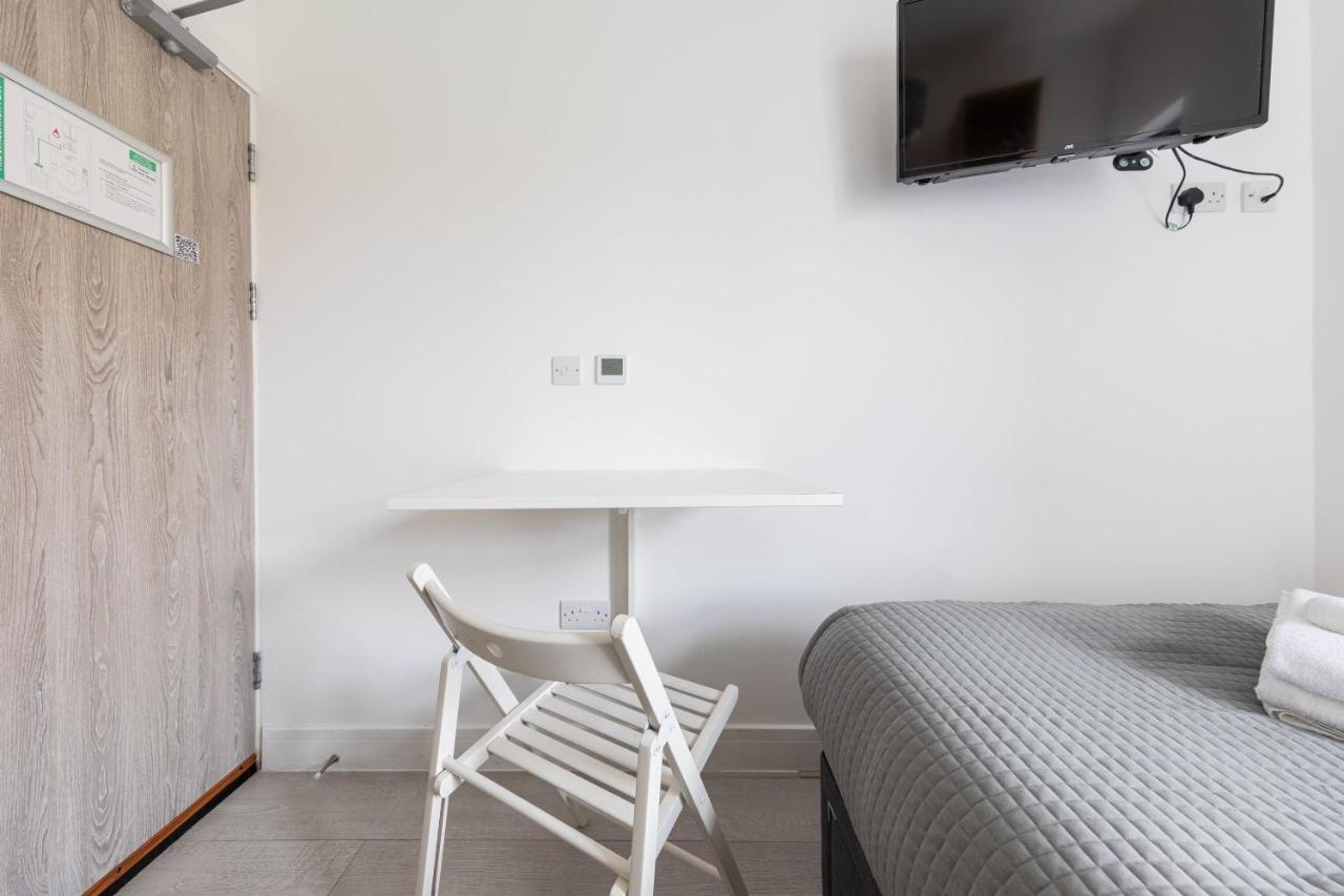 Functional Budget Stay With Wi-Fi And Laundry Facilities Near Tube Station London Bagian luar foto