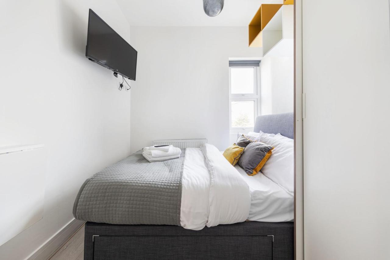 Functional Budget Stay With Wi-Fi And Laundry Facilities Near Tube Station London Bagian luar foto